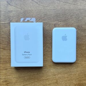 Apple MagSafe Battery Pack in White